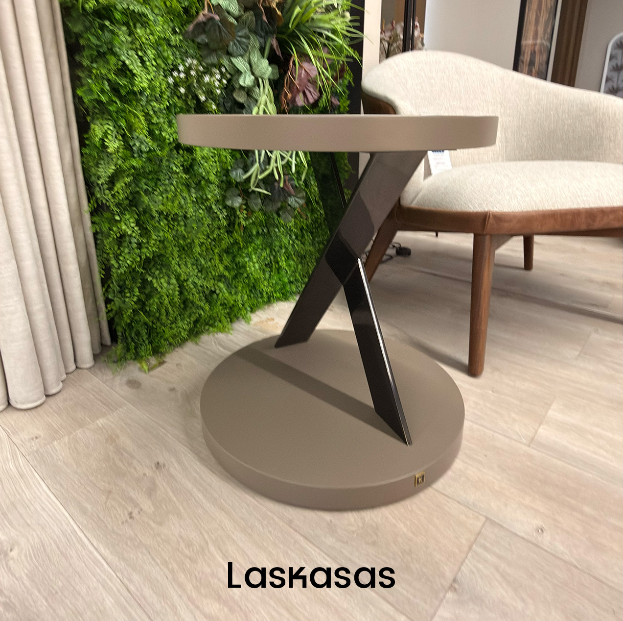 Mesa de apoio Saly