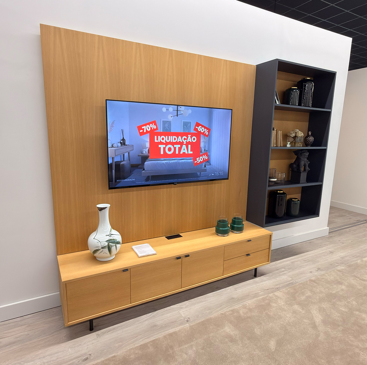 Base TV Urby + Painel c/ Estante